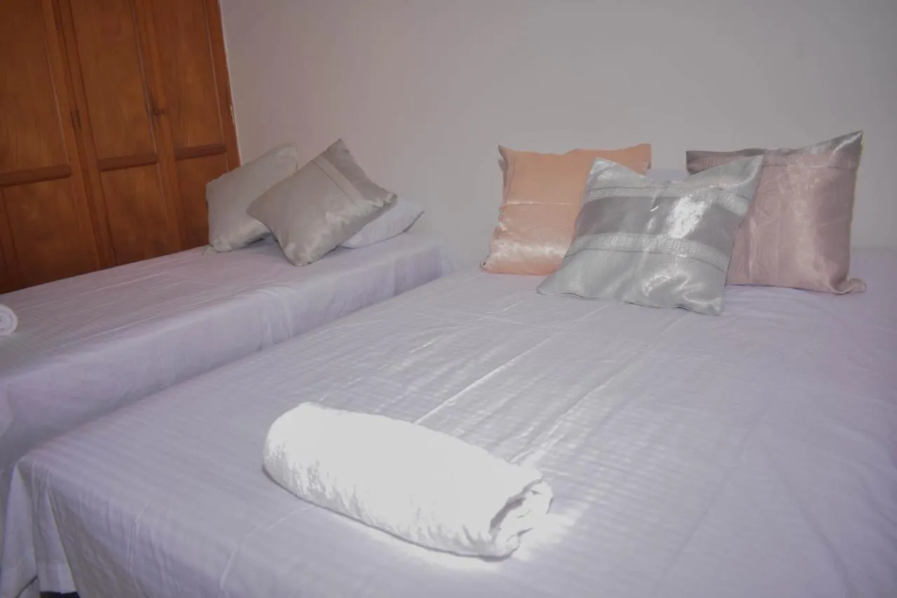Guest house Casa Brenda - Habitaciones Privadas Cartagena