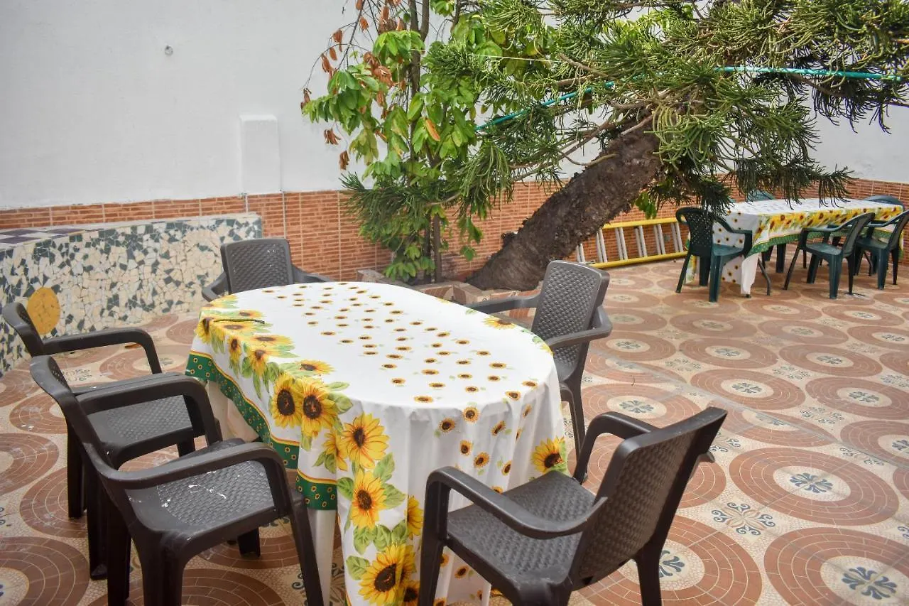 Guest house Casa Brenda - Habitaciones Privadas Cartagena